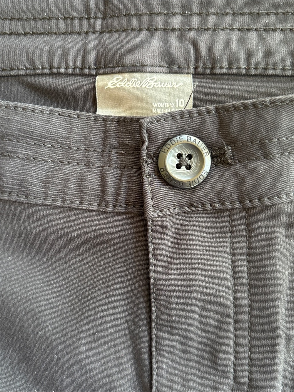 Eddie Bauer Black Flat Front Cargo Stretch Shorts 7” Inseam Gorpcore Size 10 - Picture 3 of 4